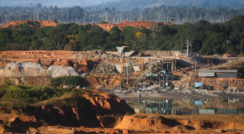 Área de garimpo ilegal na Amazônia Mario Tama/Getty Images)Getty Images