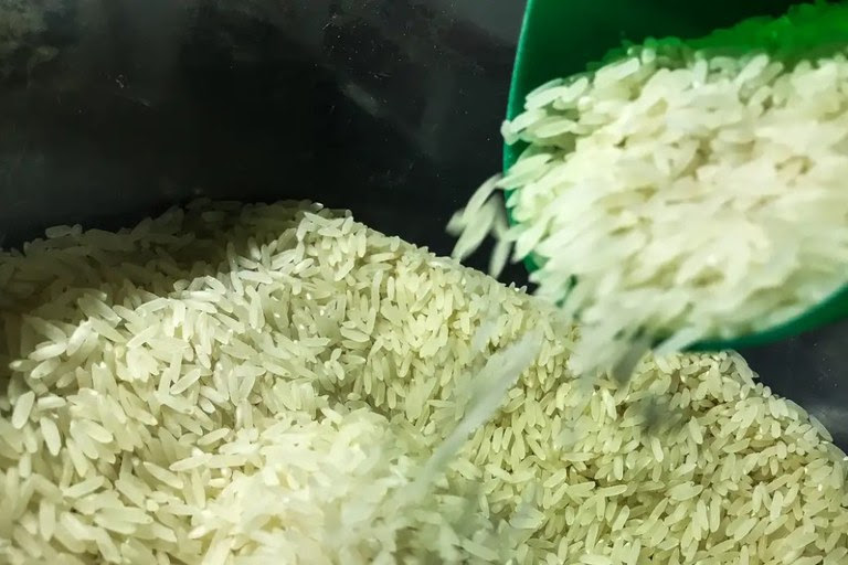 O arroz será destinado à venda direta para mercados de vizinhança, supermercados, hipermercados, atacarejos e outros estabelecimentos comerciais com ampla rede de pontos de venda nas regiões metropoli