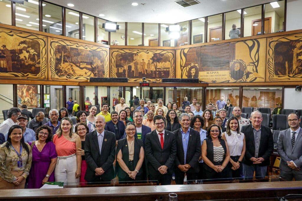 Sessão em homenagem aos 80 anos da Difusora foi marcada por condecorações a quem faz parte dessa história. Foto: José Caminha/Secom